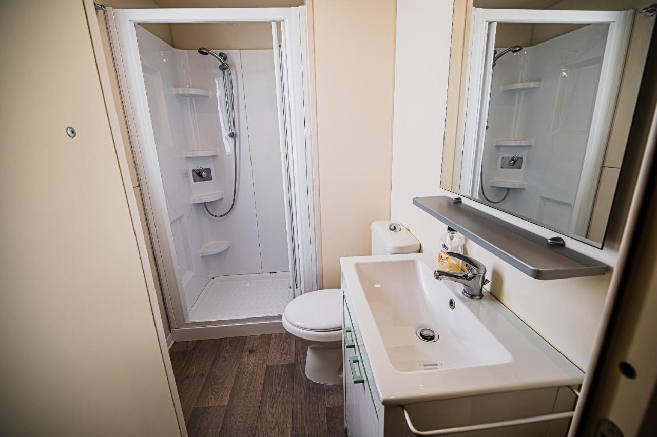 Lake View Mobile Homes With Thermal Riviera Tickets In Terme Catez Catez ob Savi Εξωτερικό φωτογραφία