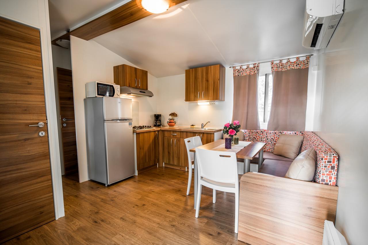 Lake View Mobile Homes With Thermal Riviera Tickets In Terme Catez Catez ob Savi Εξωτερικό φωτογραφία